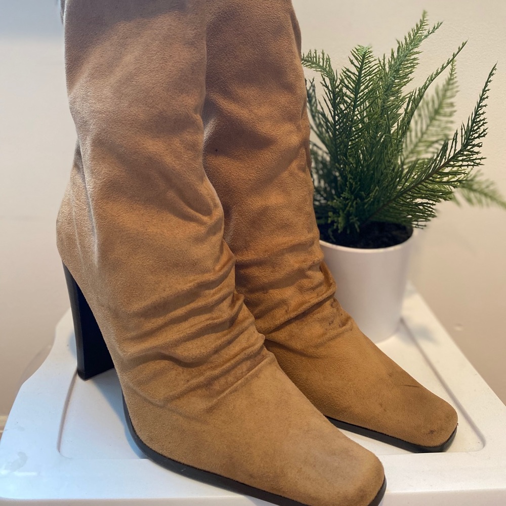 MID CALF TAN HEELED BOOTIES!!!!